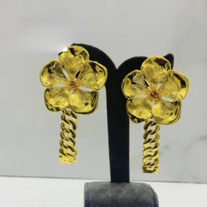 CHARMING CLIP EARRINGS