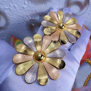 3 TONE BOLD CLIP EARRINGS