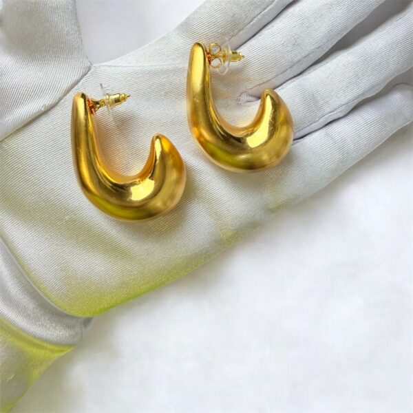 EVERYDAY EARRINGS WEAR