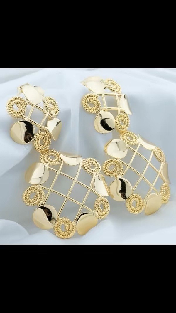 #227 CHARMING CLIP EARRINGS