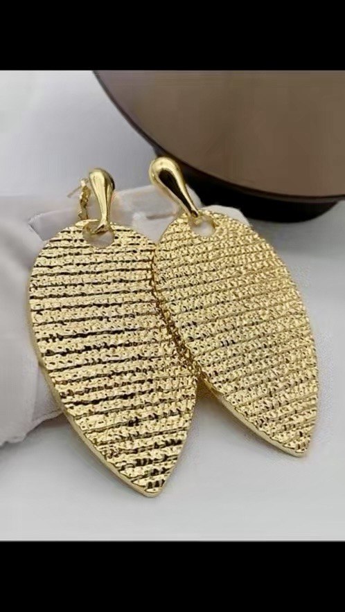 18K ITALIAN GOLD PLATED CLIP EARRINGS