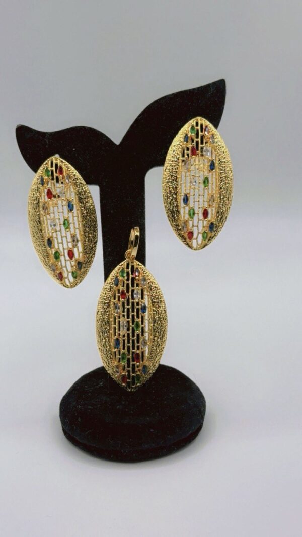 MULTI TONE EARRINGS & PENDANTS