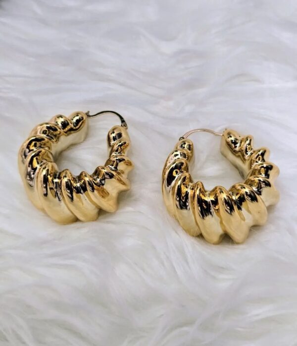 #238 18K ITALIAN HOOP EARRINGS