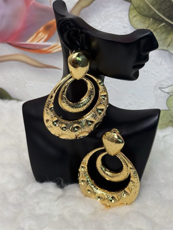 18K ITALIAN GOLD ROUND CLIP EARRINGS