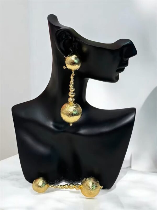 #248 DROPPED CLIP EARRINGS