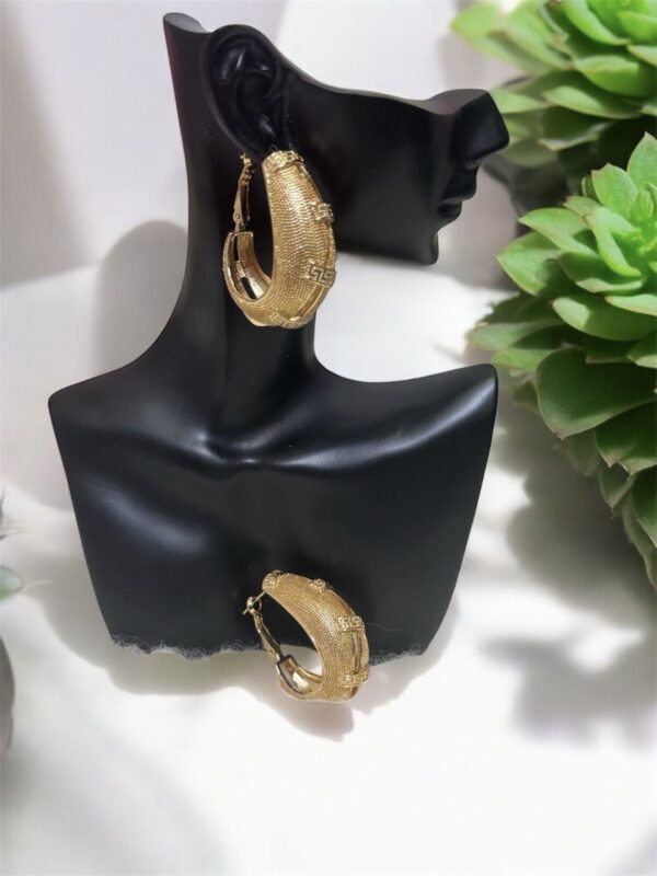 #249 18K ITALIAN GOLD EARRINGS