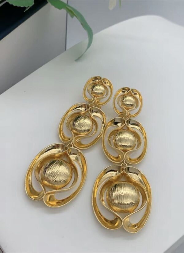 #264 DROPPED EARRINGS