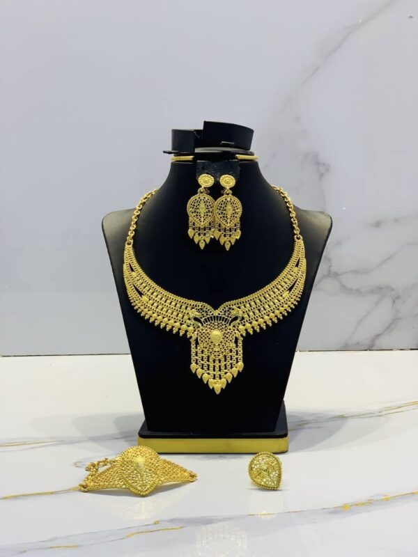 Saudi Arabia Gold Plated Party Sets