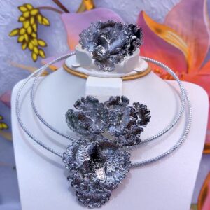 Stylish gold necklace for women with minimalist design