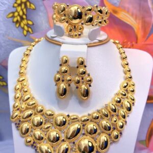 Stylish gold necklace for women with minimalist design