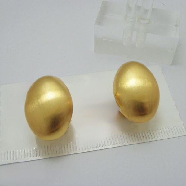 DJ004 Clip earrings
