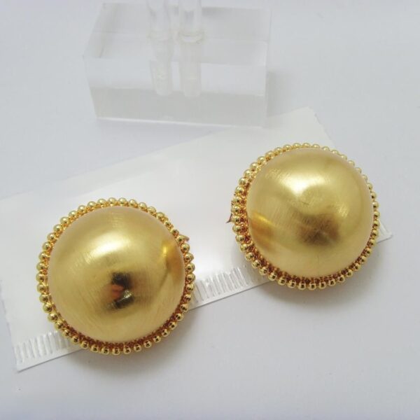 DJ005 Clip earrings